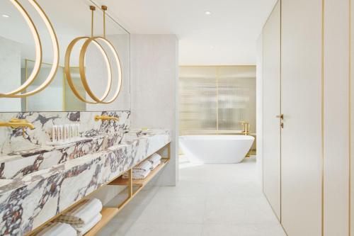 Presidential suite, 2 Bedroom Suite with Balcony and Sea View