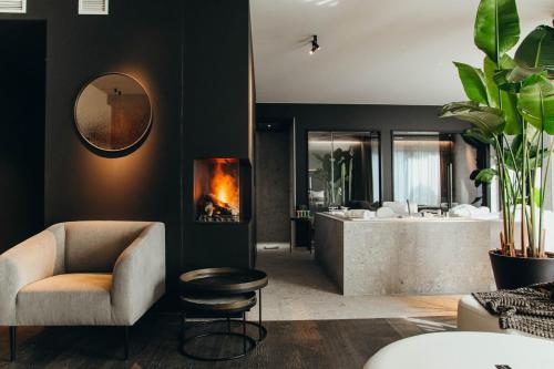 Suite with Spa Bath