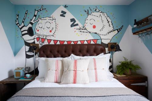 Tiny Double Room with Sea View