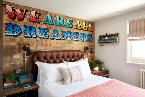 Tiny Double Room with Sea View