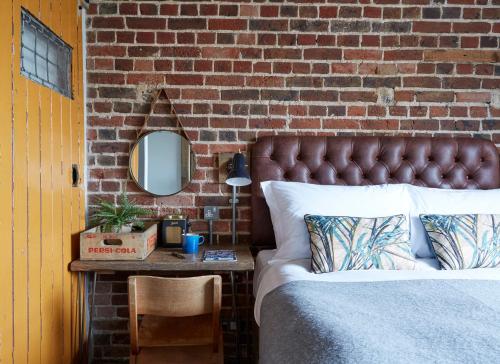 Tiny Double Room with Sea View