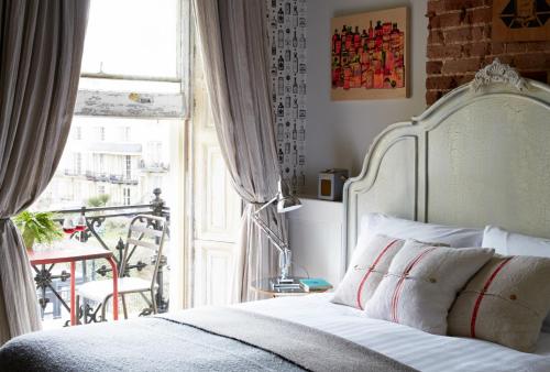 Comfy Double Room with Sea View and Balcony