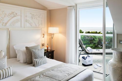 Deluxe Room with Sea View