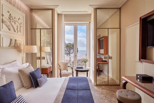 Deluxe Room with Sea View