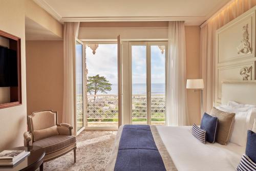 Deluxe Suite with Sea View