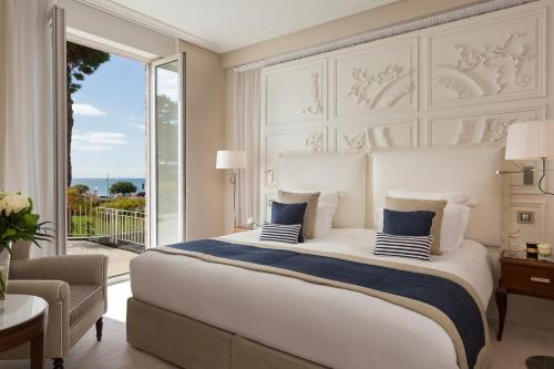 Prestige Suite Terrace and Sea View
