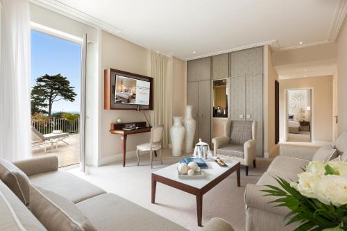 Prestige Suite Terrace and Sea View