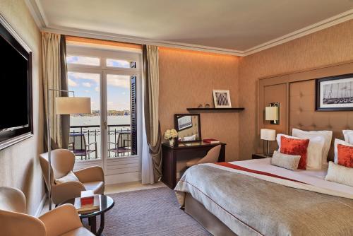 Deluxe Double or Twin Room with Sea View