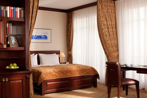 Captain's Suite Water View