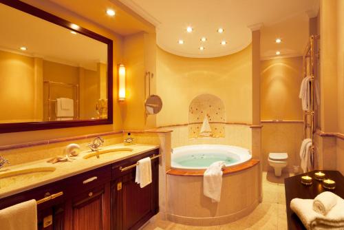 Captain's Suite Water View
