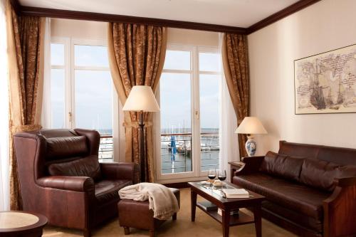 Captain's Suite Water View