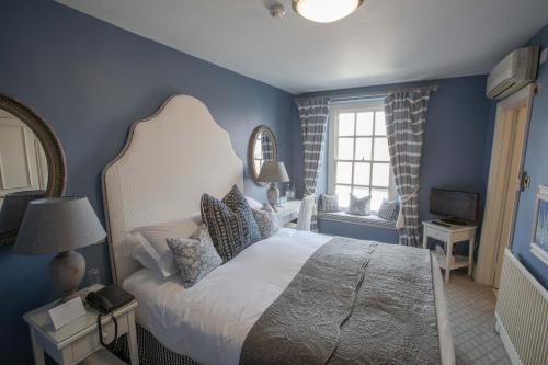 Cozy Cozy Room
