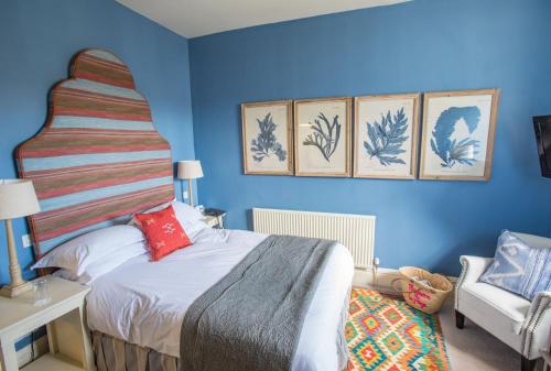 Cozy Cozy Room