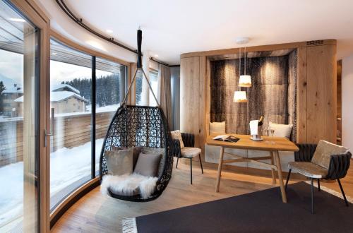 Suite with Mountain View