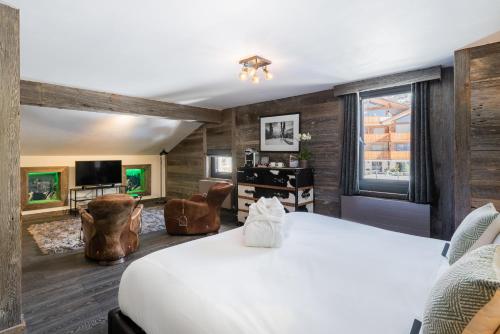 Deluxe Double or Twin Room