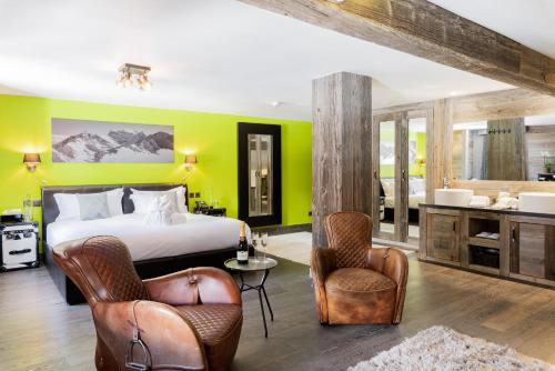 Deluxe Double or Twin Room