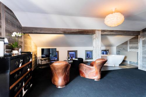 Deluxe Double or Twin Room with Balcony