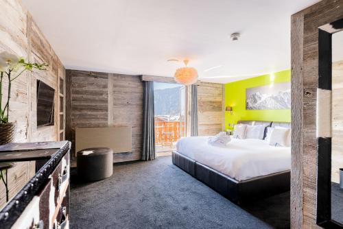 Standard Double or Twin Room with Balcony