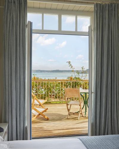 Premium Room with Sea View and Balcony