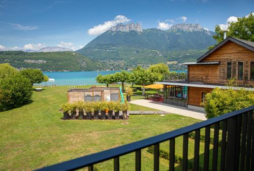 Mezzanine Room with Lake View