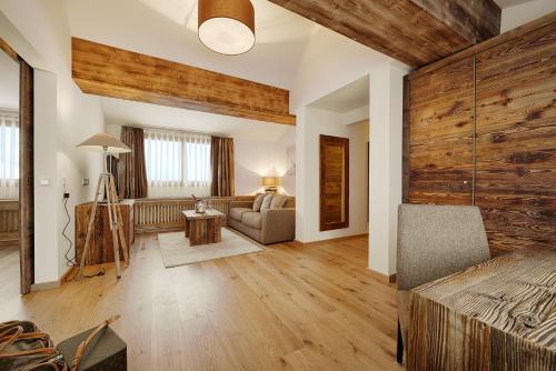 Rooftop Design One-Bedroom Suite