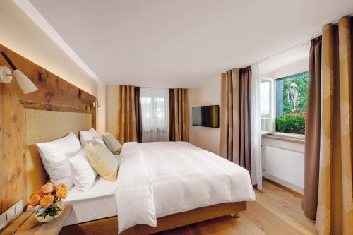 Design Two-Bedroom Suite