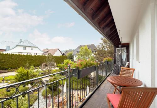 Family Room Country Style with balcony