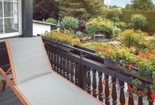 Family Room Country Style with balcony