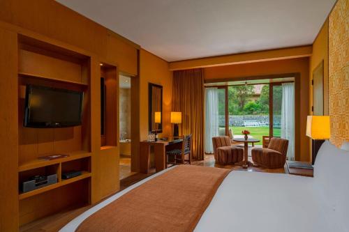 One Bedroom King Suite
