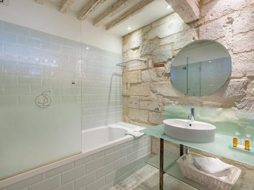 Deluxe Double Room with Bath
