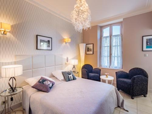 Suite with Garden View