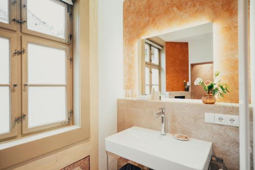 Single Room - Elbauenzimmer