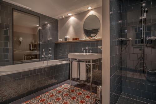 Prestige Suite with Fireplace