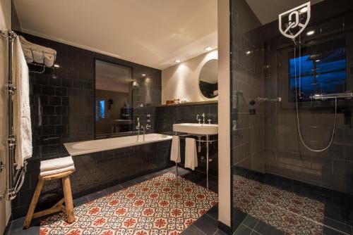 Prestige Suite with Fireplace