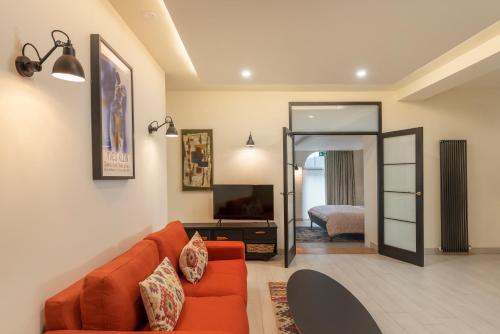 Luxury One-Bedroom Apartment