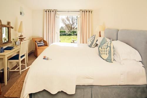 Superior Double or Twin Room with Terrace