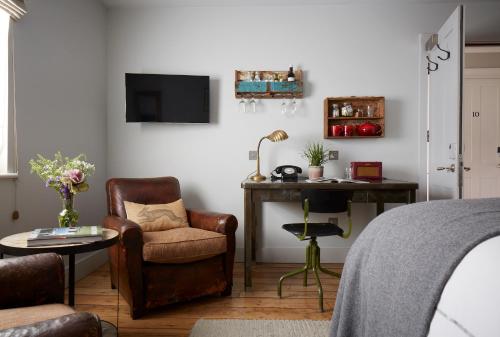 Deluxe Double or Twin Room