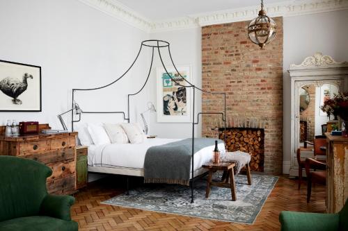 Superior King Suite