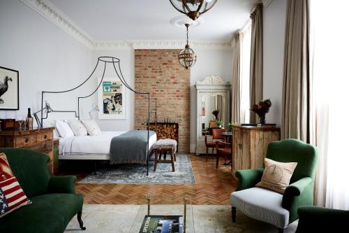 Superior King Suite