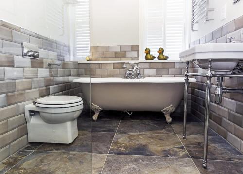 Deluxe Double or Twin Room - Robin's Hollow