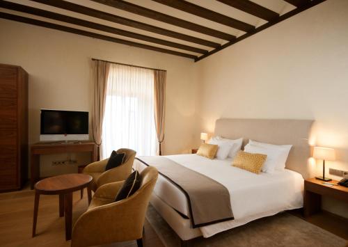 Two-Bedroom Master Suite