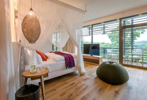 Superior King Suite