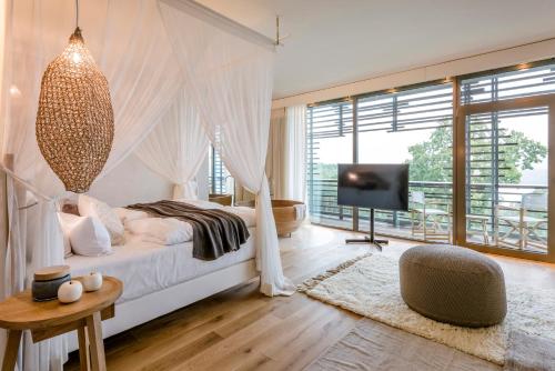 Superior King Suite