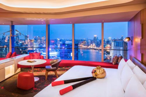 Mega Room Oversize Bed