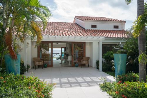 Whispering Palms Villa 