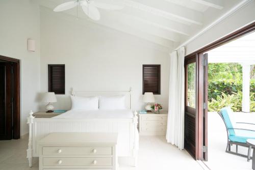 Whispering Palms Villa 