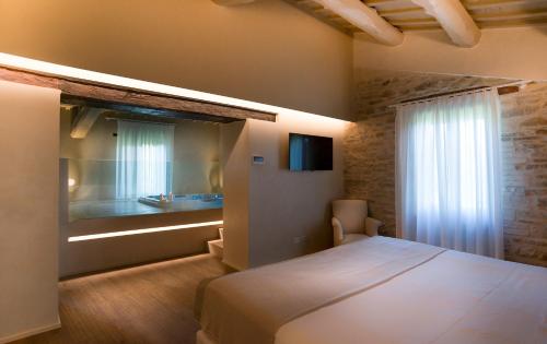 Suite with Spa Bath