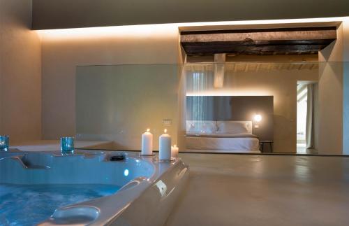 Suite with Spa Bath