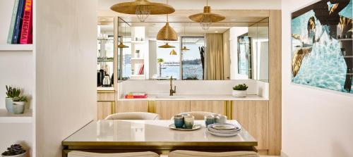 One-Bedroom Suite with Sea View