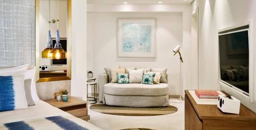 One-Bedroom Suite with Sea View